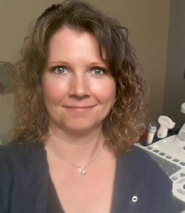 Elizabeth Ayers headshot.